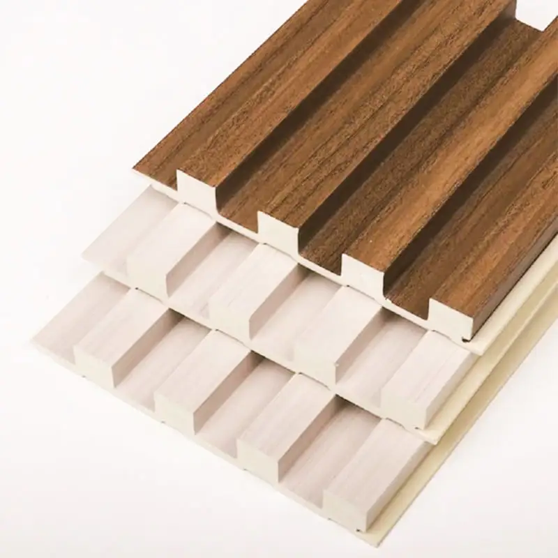 Pannello da parete con griglia ad incastro in legno massello